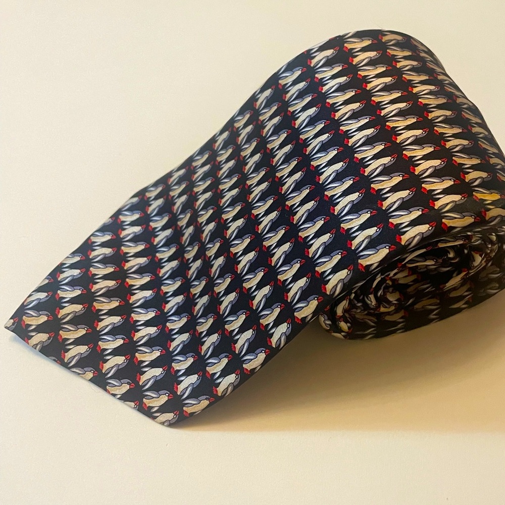 Artifacts all silk men’s necktie with penguins